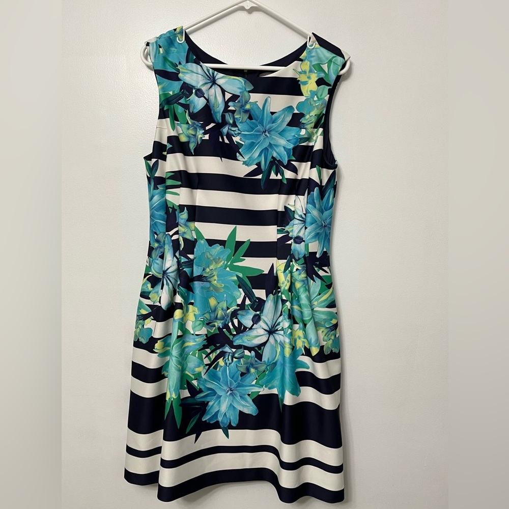 Vince Camuto Dress size 14